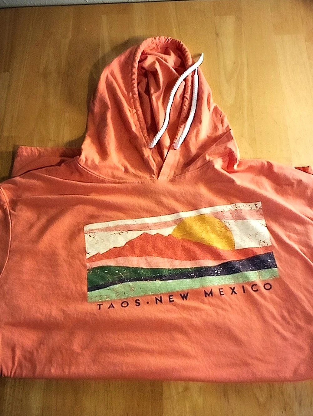 Prairie Mountain Taos New Mexico Graphic Hoodie XL